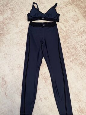ALO Yoga Navy  Sports Bra and leggings